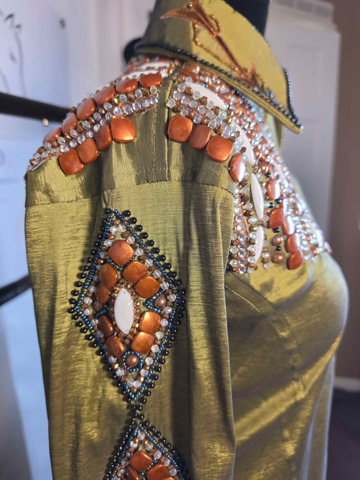 GORGEOUS OLIVE GREEN Western Show Shirt! 🤎✨- XL